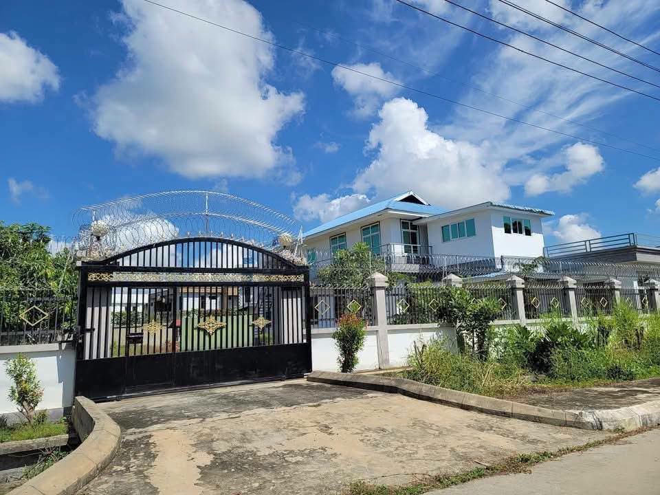 ဇမ္ဗူသီရိမြို့နယ်၊ရွှေကြာပင်ရပ်ကွက်၊ပဒုမ္…