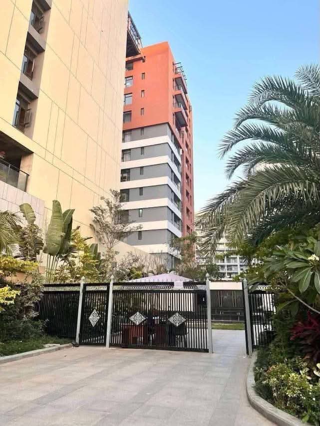 ခရေပင်လမ်းပေါ်၊Magical World Condo တိ…