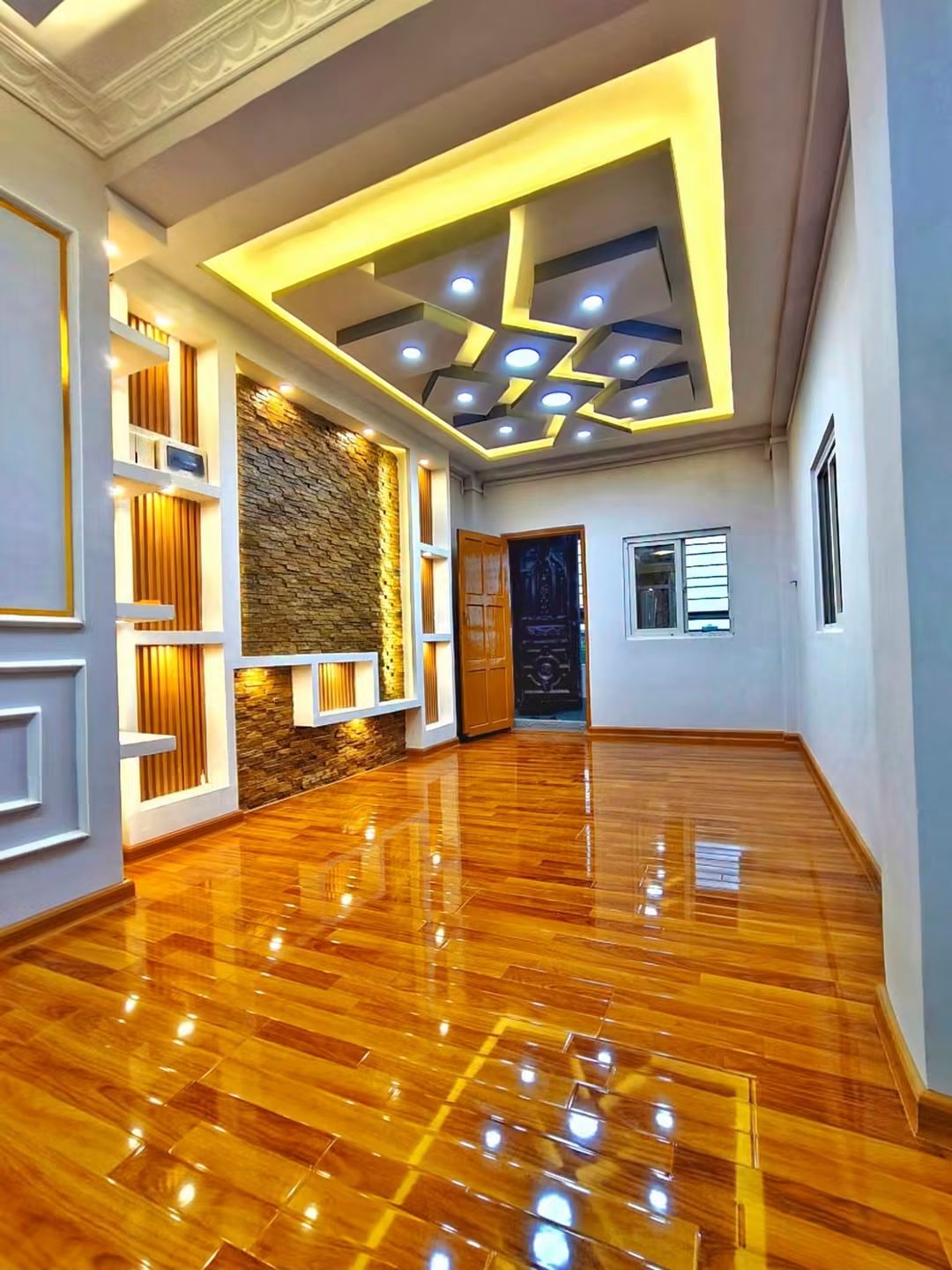 🏠 သာကေတ ဇောတရုံလမ်း | ကားပါကင်ရ | တိ…