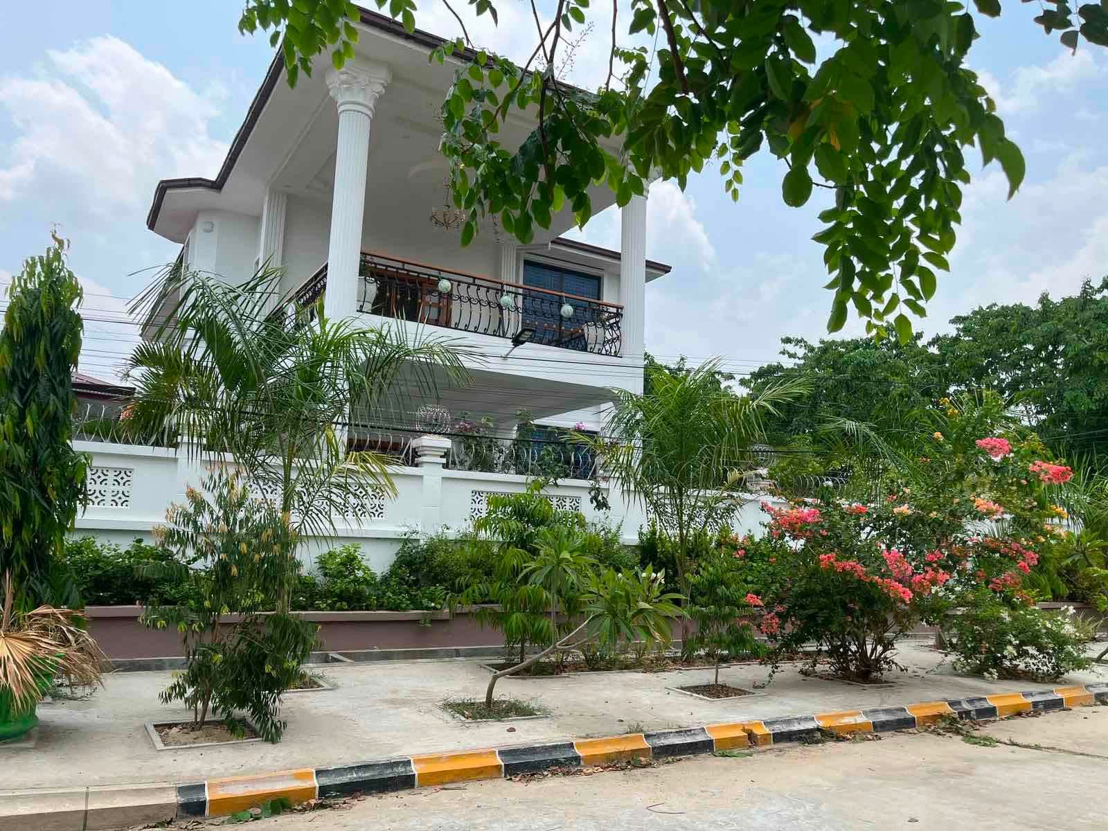 ဥတ္တရသီရိမြို့နယ် မြစ်ကြိးနား2လမ်းနှစ့်မြ…